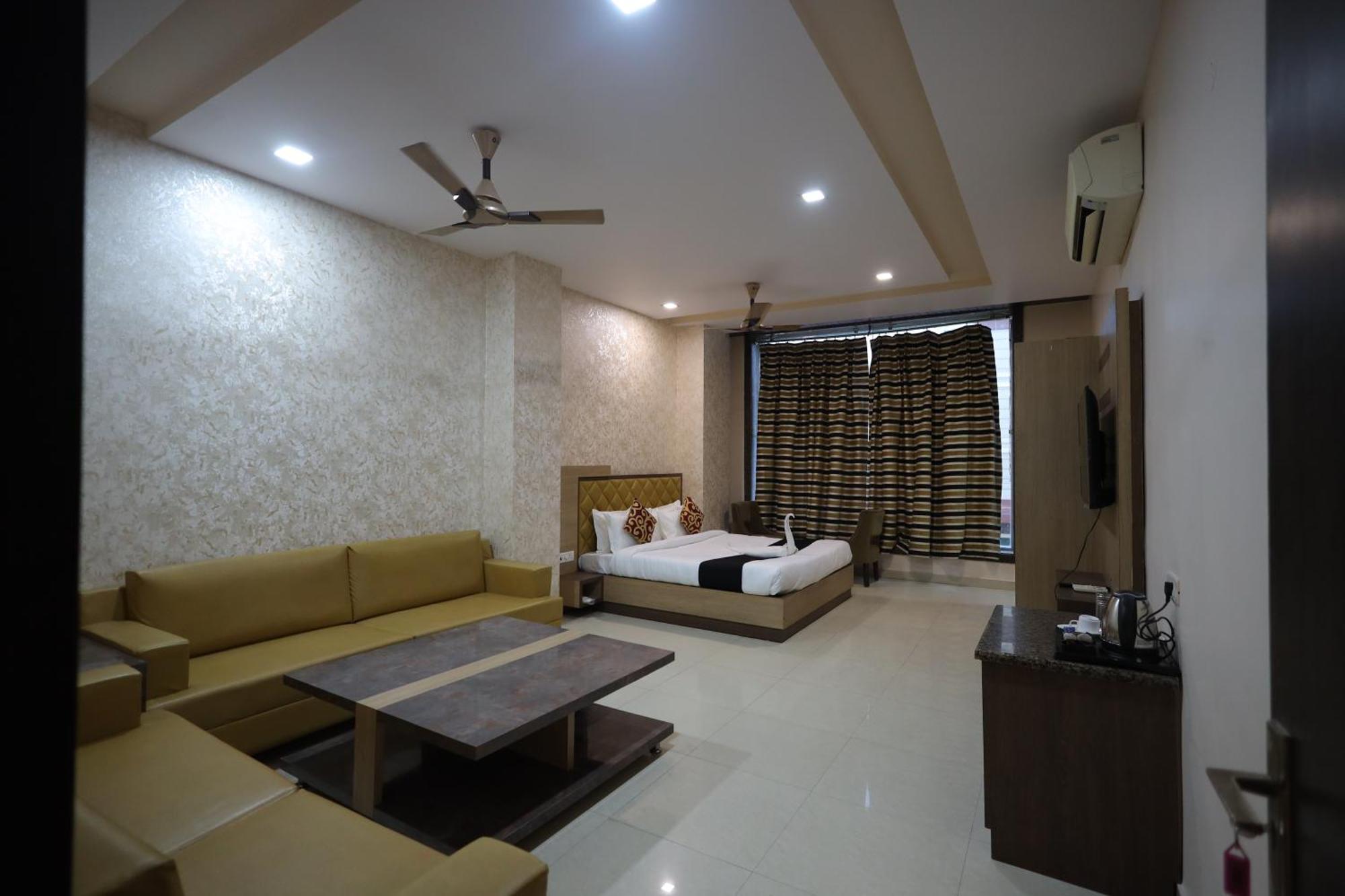 Hotel Bhagyaraj Palace A Luxury Hotel Keshavpuram Kānpur Eksteriør bilde