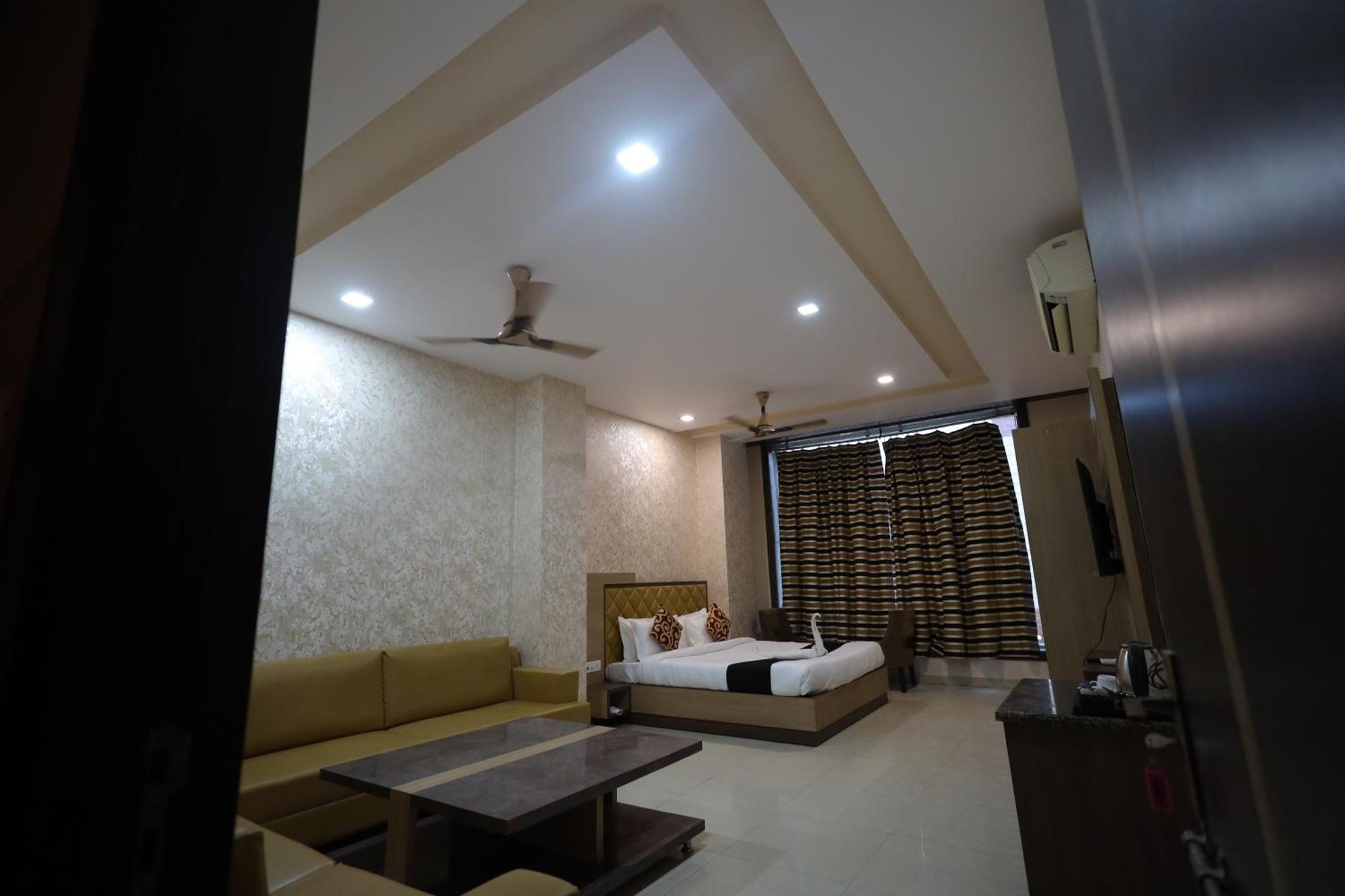 Hotel Bhagyaraj Palace A Luxury Hotel Keshavpuram Kānpur Eksteriør bilde