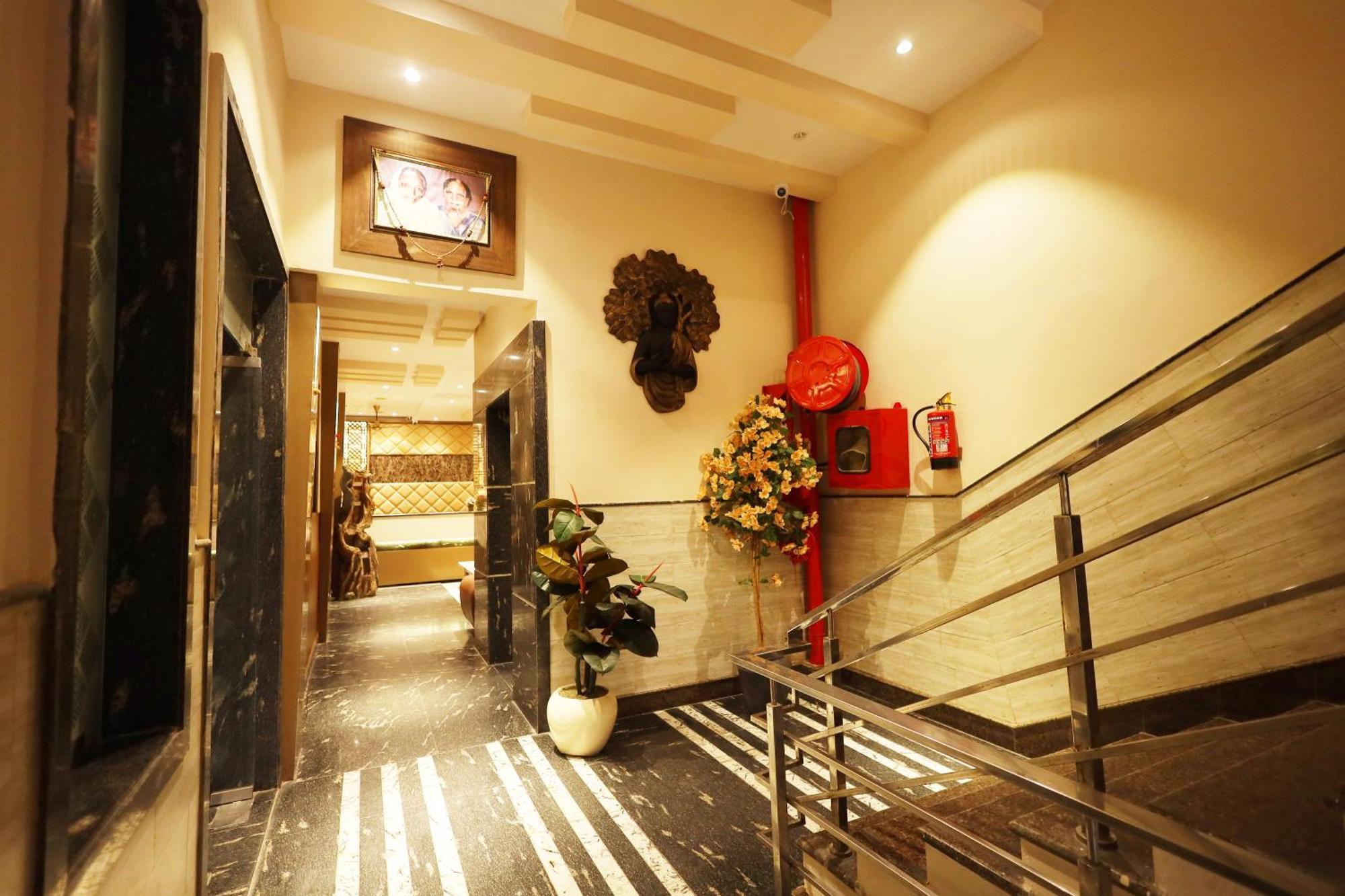Hotel Bhagyaraj Palace A Luxury Hotel Keshavpuram Kānpur Eksteriør bilde