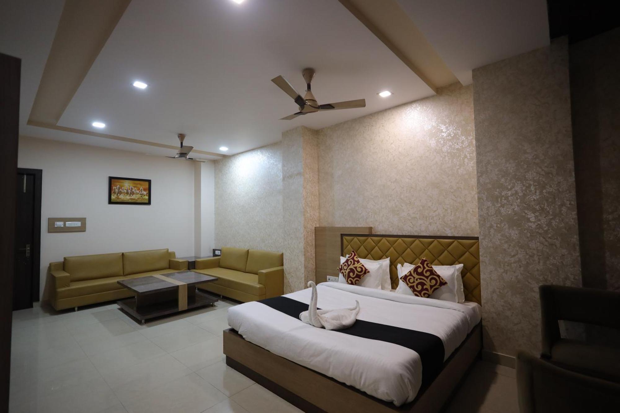 Hotel Bhagyaraj Palace A Luxury Hotel Keshavpuram Kānpur Eksteriør bilde